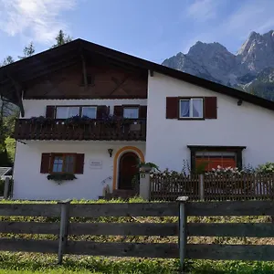 Gaestehaus Kerschbaum Bed & Breakfast